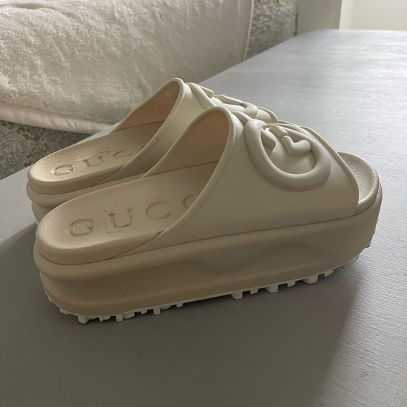 Platform Slides - Picture 3 of 6